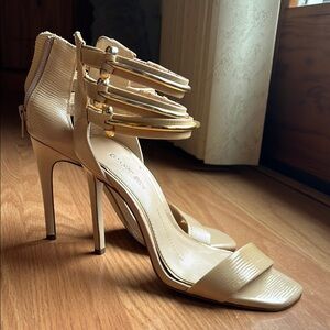 Gianni Bini Tan Heels Sophisticated Strappy Design 6M